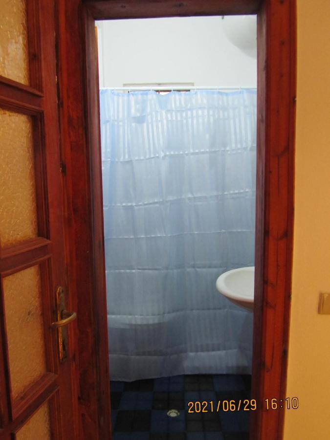 Private Apartment At Guest House Hektor & Aferdita Vlorë Exterior foto